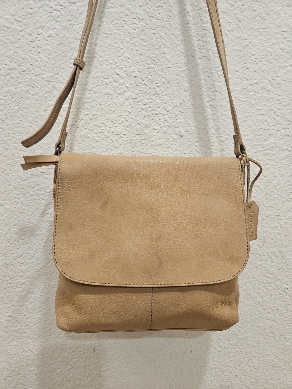 Vintage Unbranded Tan Leather Messenger Crossbody Flap Bag Minimalist 90s Style